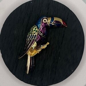 Vibrant Enamel Toucan Bird Brooch Pin Gold Tone Colorful Tropical Jewelry#309‎